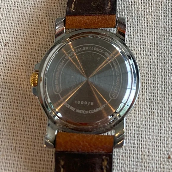 Vintage ESQ Two Tone Round Quartz Watch w/Leather Band - Picture 6 of 10